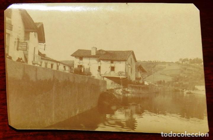 Postales: FOTOGRAFIA TIPO ALBUMINA DE MUNICIPIO POSIBLEMENTE PAIS VASCO, PUEDE LEERSE EN CARTEL DE LA FACHADA