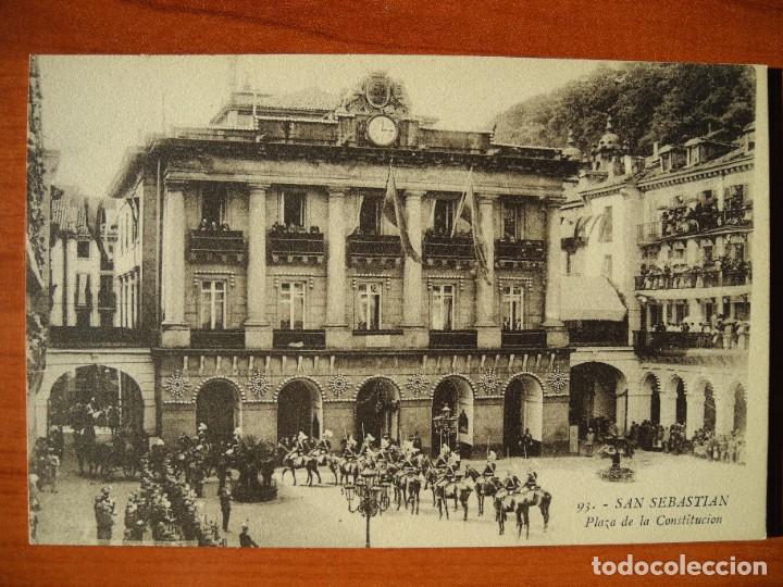 Postais: San Sebastian. Plaza de la Constituci&oacute;n. n. 93. Ed. Gregorio G. Nueva sin circular.