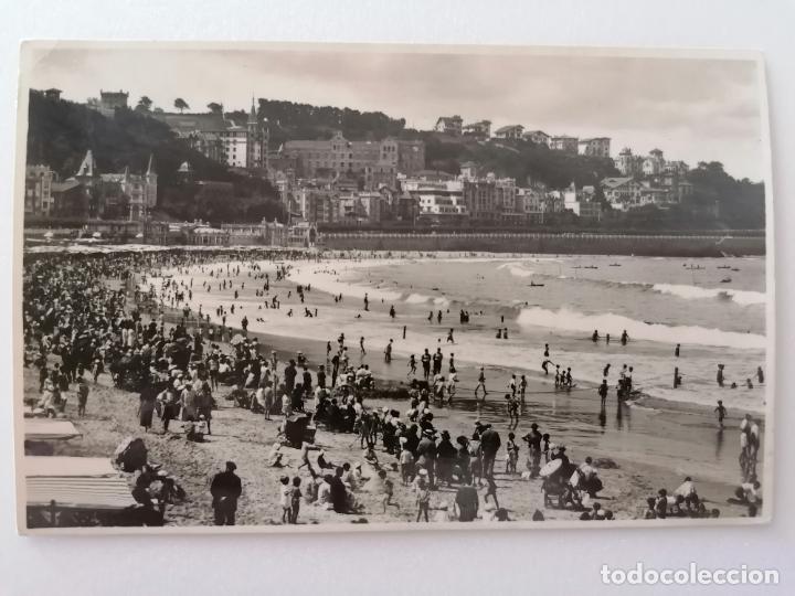 Cartes Postales: POSTAL SAN SEBASTIAN, LA PLAYA A LA HORA DEL BA&Ntilde;O, N&ordm; 218, A&Ntilde;O 1932, FOTO GALARZA, CIRCULADA CON SEL