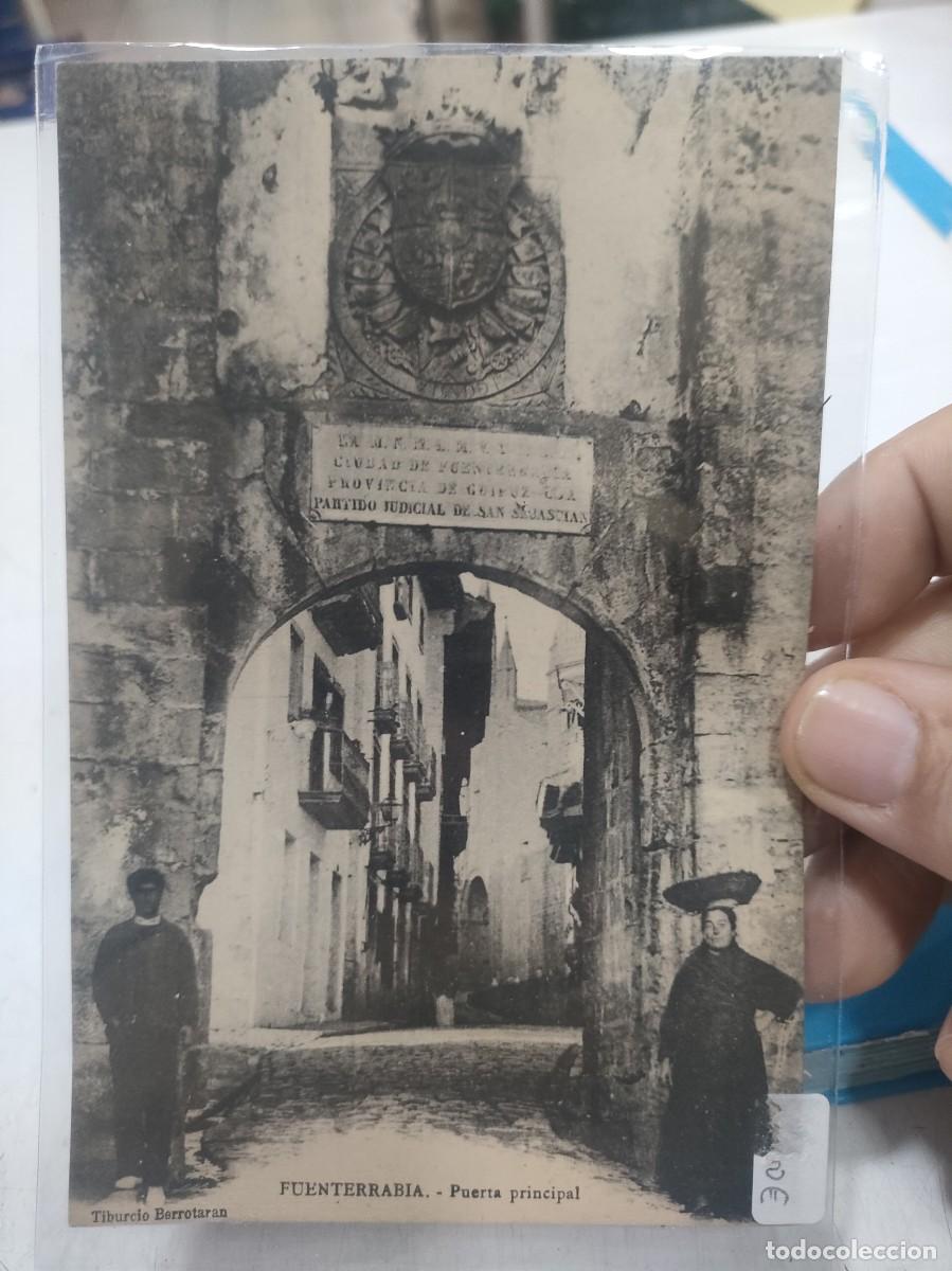 Postkarten: Postal FUENTERRABIA Puerta Principal TIBURCIO BERROTARAN SC una esquina doblada