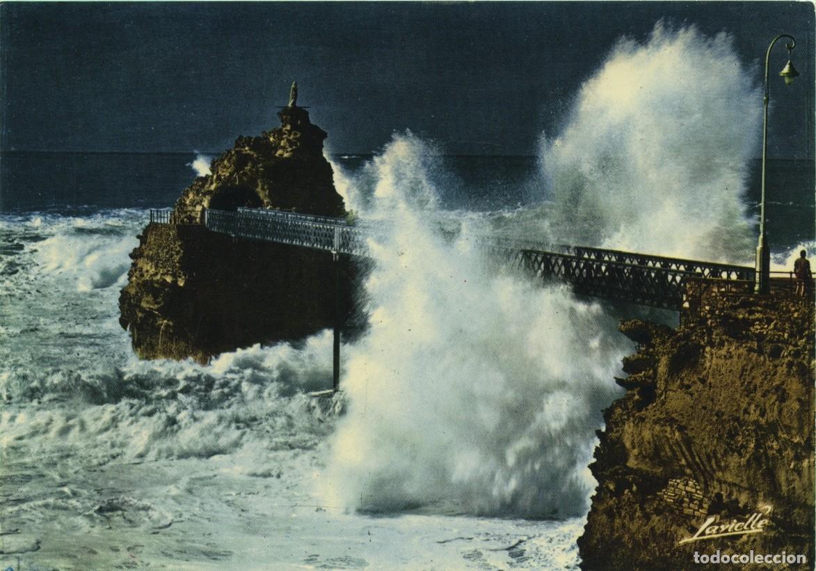 Postales: N&ordm; 1018-BIARRITZ. Pa&iacute;s Vasco. Temp&ecirc;te au Rocher de la Vierge. Escrita en 1973. ED. EDITIONS LA VIELL