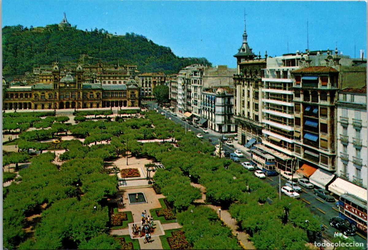 Postales: San Sebasti&aacute;n - Jardines y Ayuntamiento al fondo - Zerkowitz 86/1015 - Troleb&uacute;s 2 pisos x2 - Calisay