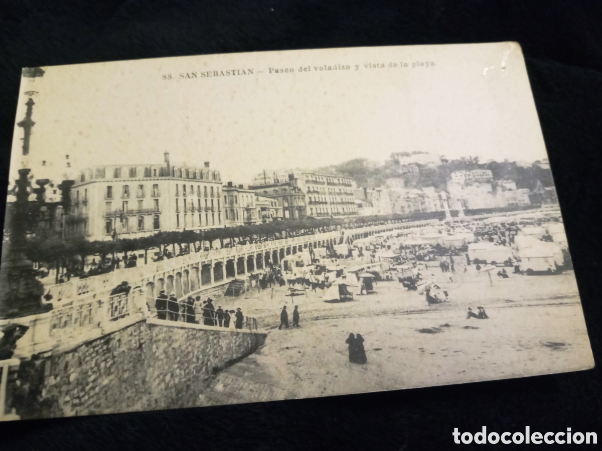 Postales: Antigua postal fotogr&aacute;fica, San Sebasti&aacute;n, Paseo del Voladizo y vista de la playa
