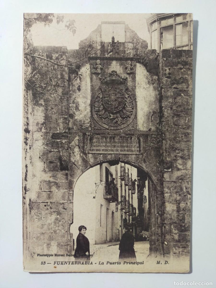 Postales: Tarjeta Postal FUENTERRABIA (Guip&uacute;zcoa): La Puerta Principal - Fot Marcel Delboy - Sin Circular.