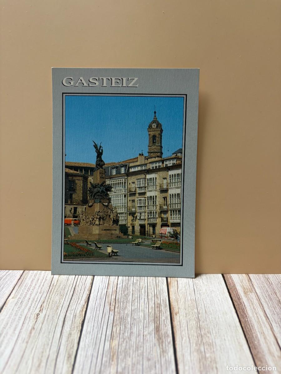 Postales: TARJETA POSTAL. VICTORIA-GASTEIZ. 65.- PLAZA DE LA VIRGEN BLANCA. EDICIONES ARRIBAS