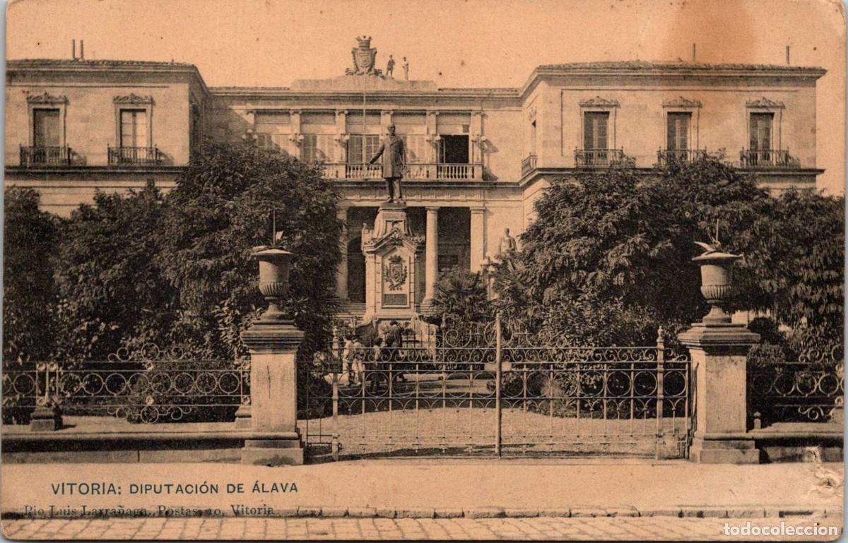 Postales: Vitoria - Diputaci&oacute;n de &Aacute;lava -P&iacute;o Luis Larra&ntilde;aga-Reverso sin dividir- 140x90mm-Obreros en el Tejado