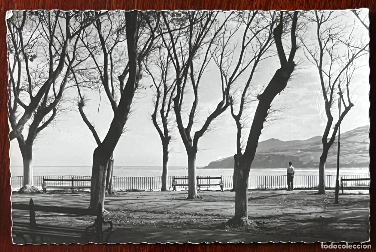 Postales: FOTO POSTAL DE MUNDAKA (VIZCAYA) LA ATALAYA, GARCIA GARRABELLA, CIRCULADA EN 1958