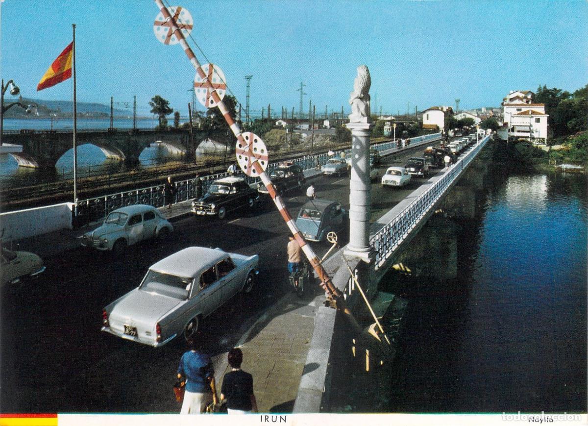 Postales: Postal Puente Internacional de Ir&uacute;n con Tr&aacute;fico de Coches de &Eacute;poca