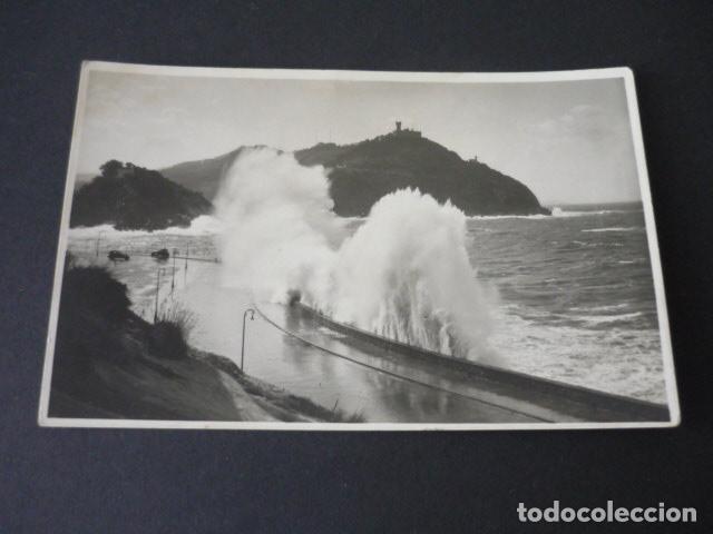 Cartes Postales: SAN SEBASTIAN OLA ROMPIENDO PASEO DE LA CONCHA