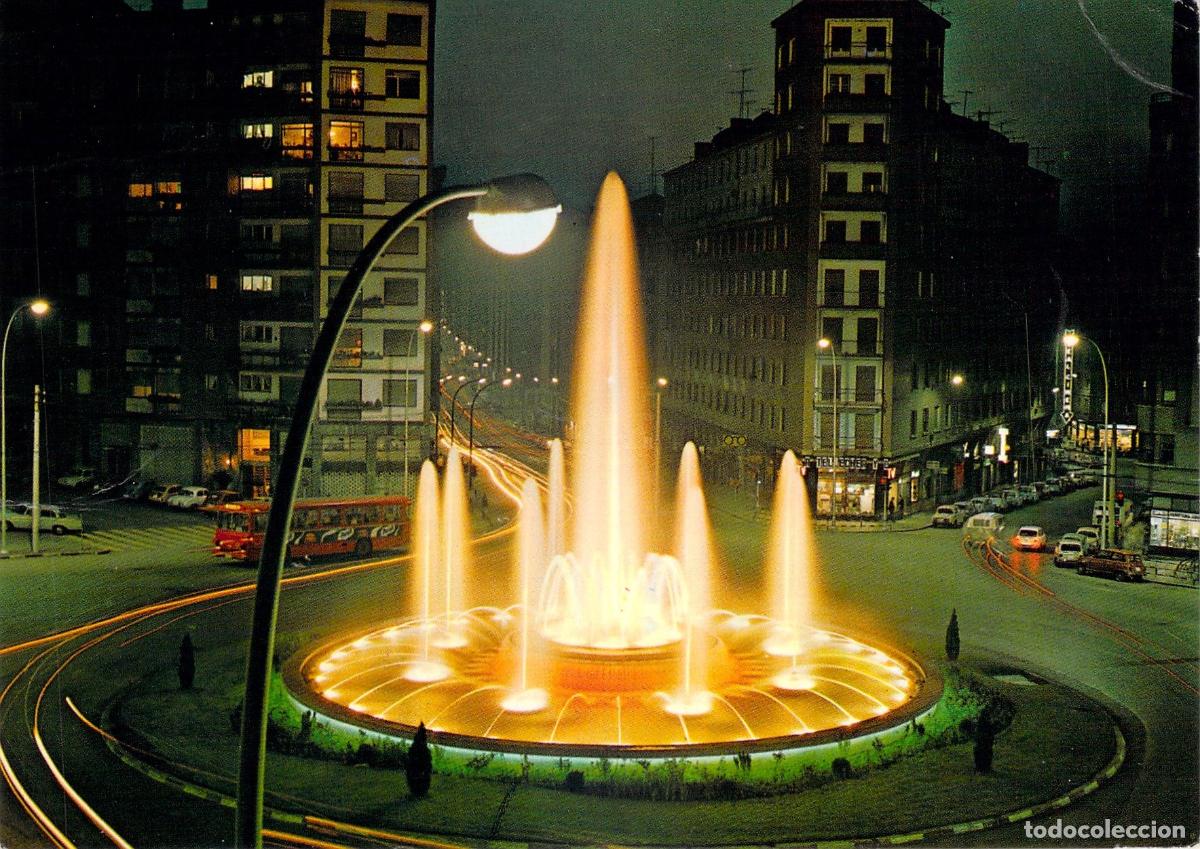 Postales: Postal de la Plaza Zabalburu y Fuente Luminosa en Bilbao de Noche