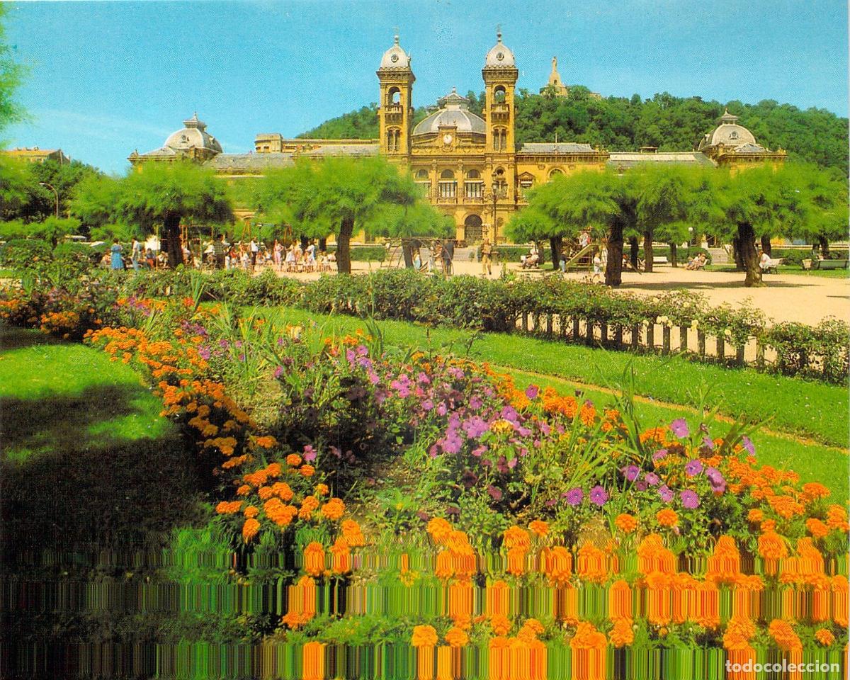 Postales: Postal de San Sebasti&aacute;n: Parque de Alderdi-Eder y el Ayuntamiento