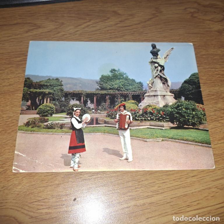 Postales: Postal de Espa&ntilde;a (1967), Bilbao: vascos con trajes tradicionales.