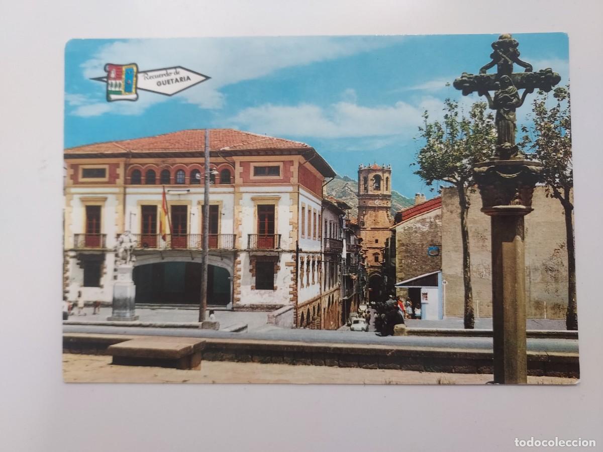 Postales: POSTAL GUETARIA AYUNTAMIENTO Y CALLE MAYOR. 1968. SIN CIRCULAR. GUIPUZCOA