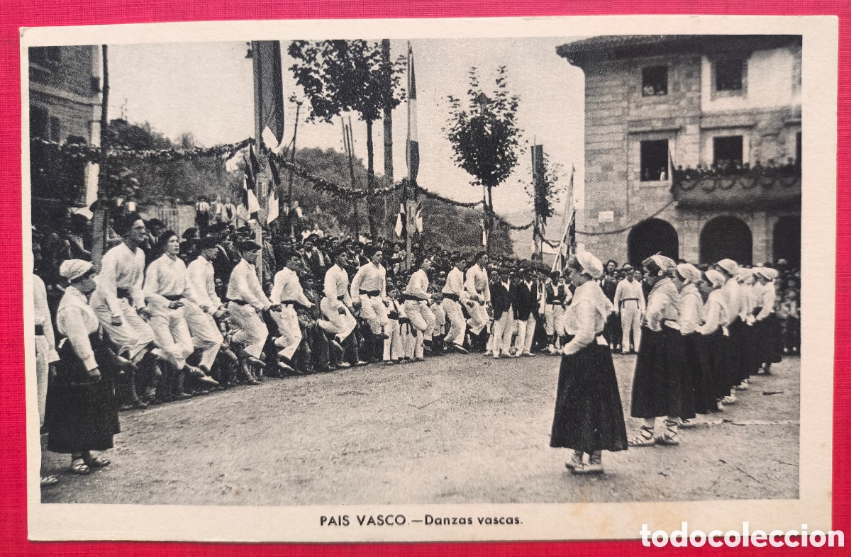 Postales: HONDARRIBIA DANTZARIS POSTAL ED. MUSEUM FUENTERRABIA GUIP&Uacute;ZCOA C. 1920