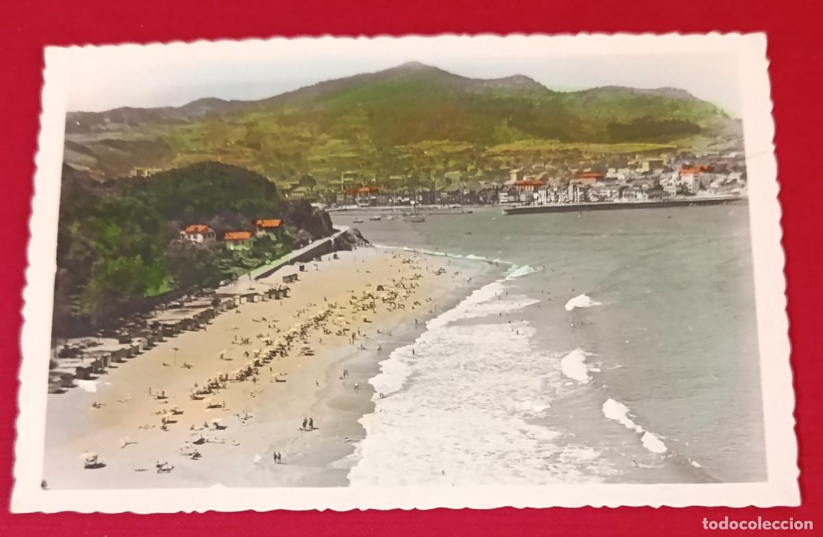 Postales: POSTAL FOTOGR&Aacute;FICA LA PLAYA Y VISTA GENERAL - LEQUEITIO 1960 - EDICIONES ARRIBAS