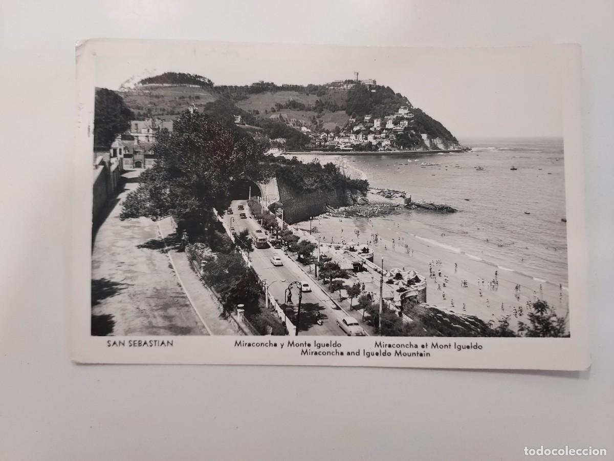 Postales: POSTAL SAN SEBASTIAN MIRACONCHA Y MONTE IGUELDO. CIRCULADA 1957. MANIPEL. Antigua