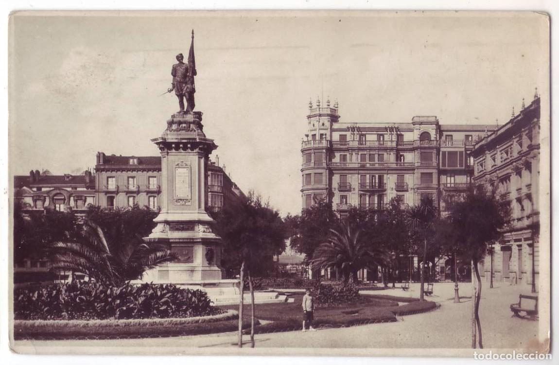 Postais: San Sebasti&aacute;n: Estatua del Almirante Oquendo. Foto Galarza. Circulada (A&ntilde;os 30)