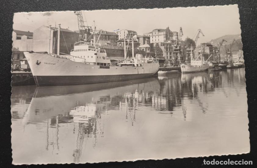 Postales: BILBAO, LA RIA Y MUELLES DE URIBITARTE, BARCO VALDIVIA ATRACADO, POSTAL ANTIGUA