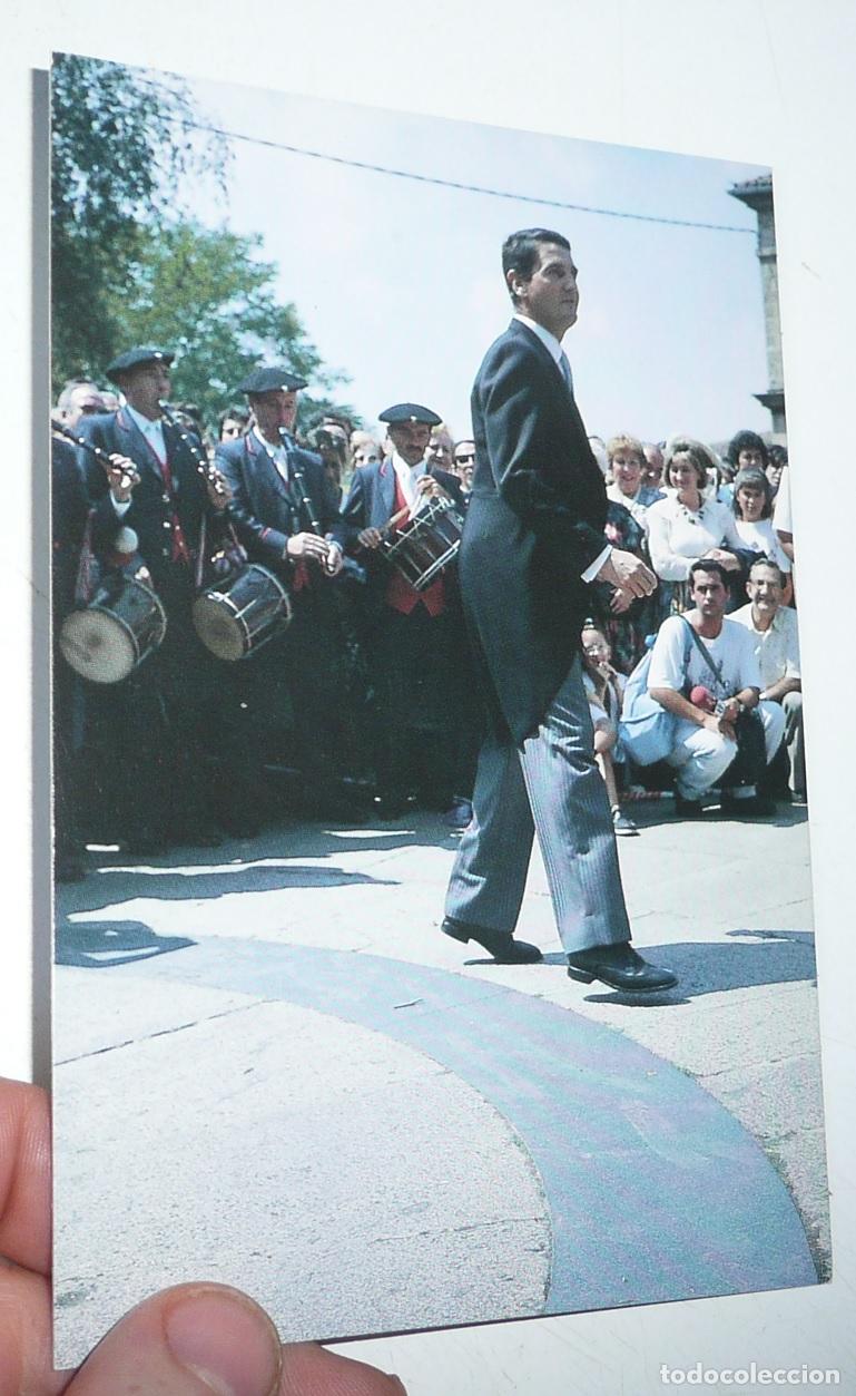 Postales: Postatxartel Serie A n&ordm; 14. Jos&eacute; Mar&iacute;a Gorordo, alcalde de Bilbao bailando un aurresku (1990).