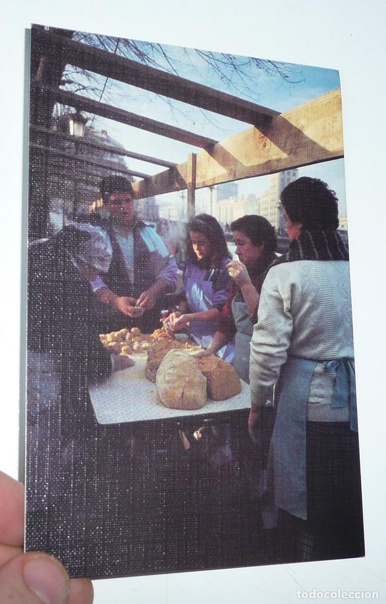 Postales: Postatxartel Serie B n&ordm; 15. Haciendo talos en el Mercado de Santo Tom&aacute;s de Bilbao (1990)
