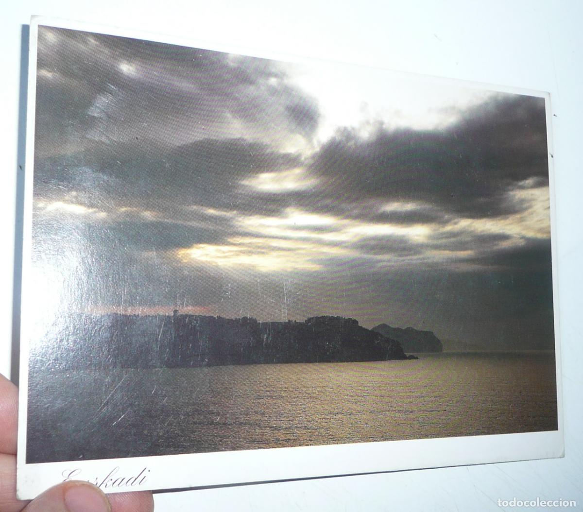 Postales: Postal Pa&iacute;s Vasco Euskadi E-136-P Mirando al mar