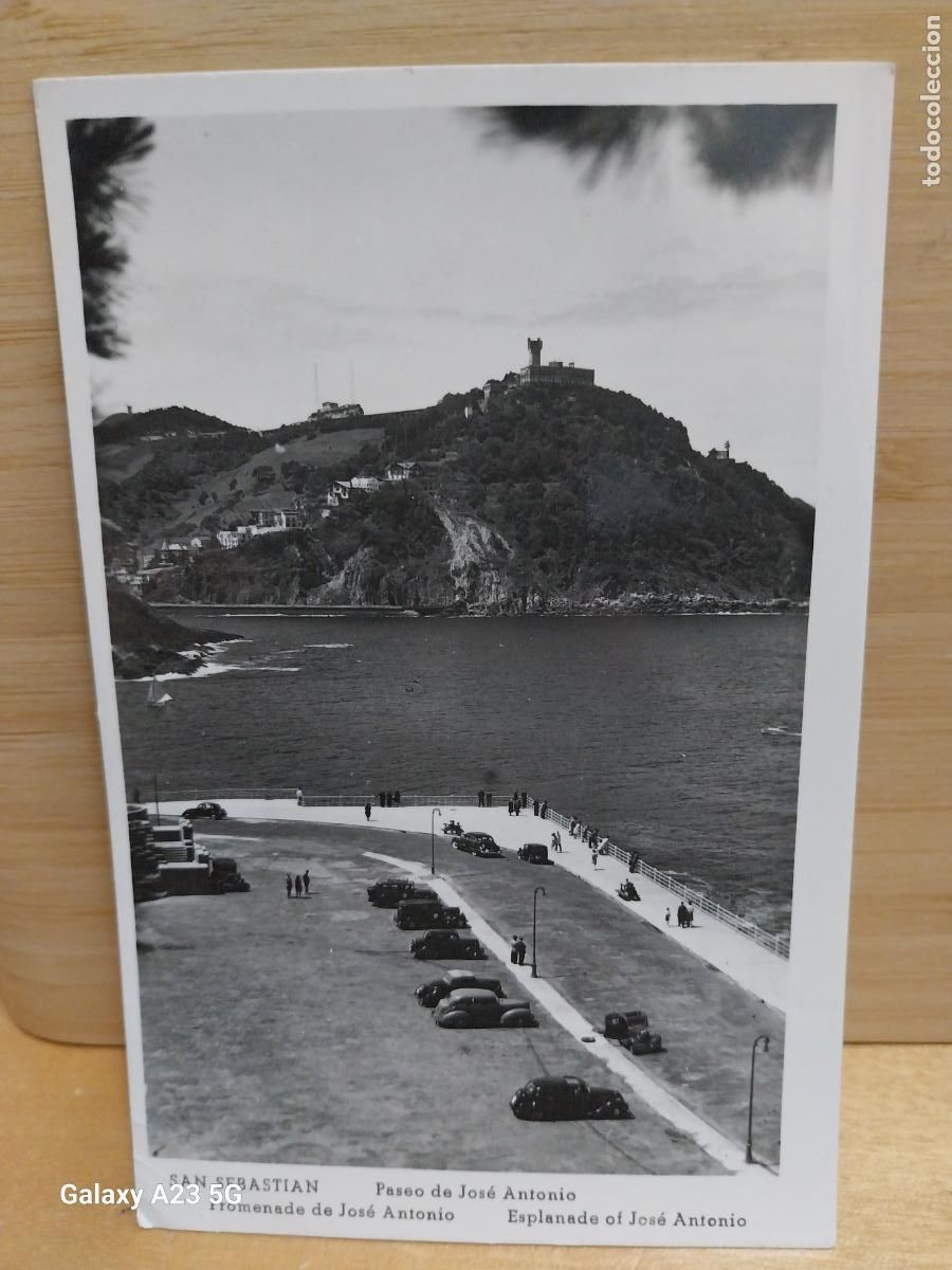 Postales: PASEO DE JOSE ANTONIO SAN SEBASTIAN ESCRITA A&Ntilde;O 1950 COCHES CL&Aacute;SICOS ANIMADA