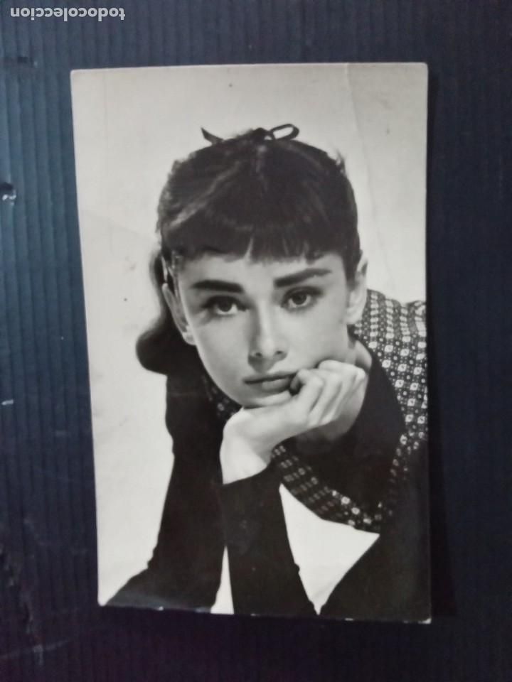 Postales: Audrey Hepburn. - Foto 1