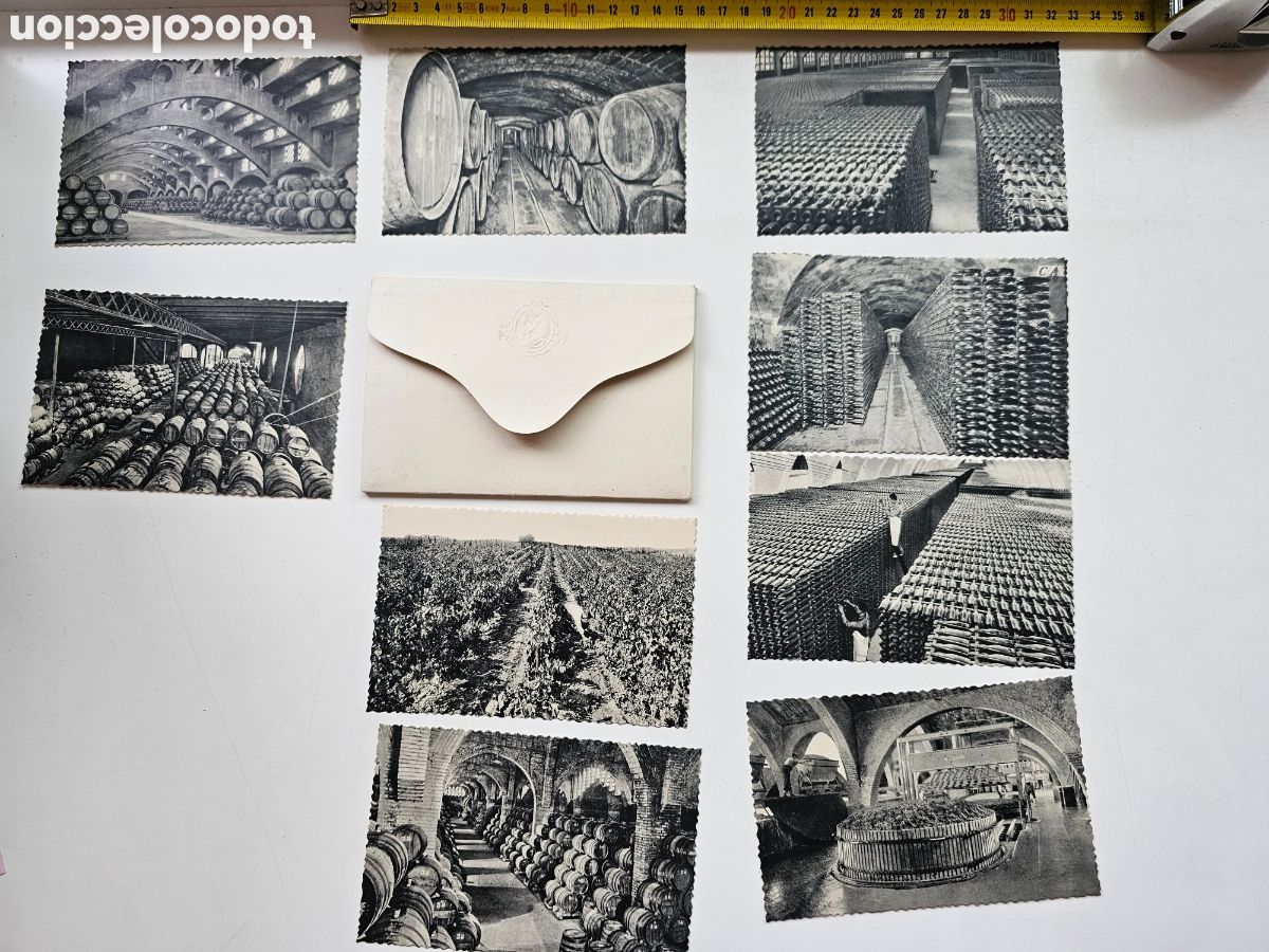 Postales: &Aacute;lbum de 10 postales de las Cavas Codorniu de 1960 - Foto 1