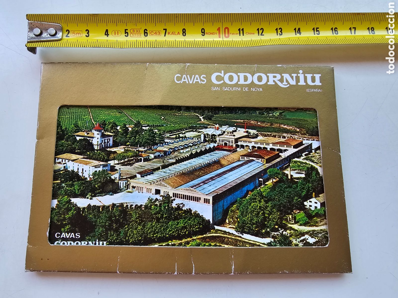 Postales: &Aacute;lbum de 9 postales de las cavas Codorniu de 1983 - Foto 1