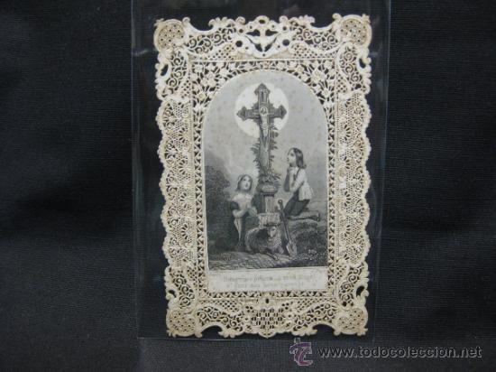 Cartoline: ESTAMPA RELIGIOSA CON CALADO Y PUNTILLA. S.XIX