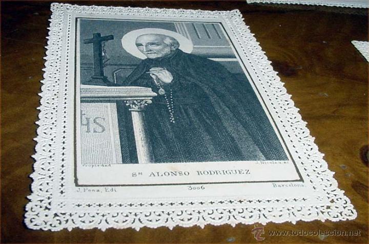 Cartoline: ANTIGUA ESTAMPA DEL SIGLO XIX CON GRABADO SOBRE PAPEL DE TELA VA ENRIQUCIDA DE FINOS DECORADO CON CA