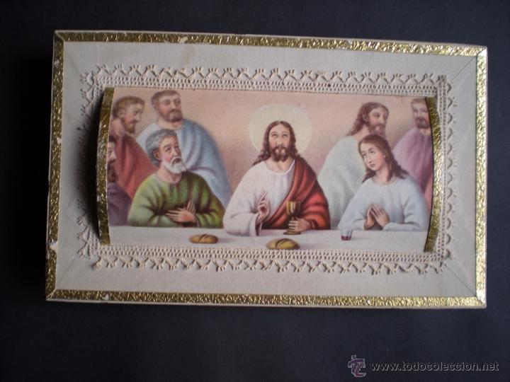 Postales: L137- ANTIGUA CAJA DISE&Ntilde;O RELIGIOSO- SOUVENIR CONFETTI O CARAMELOS -CORVO- 20,5X12,5 CM