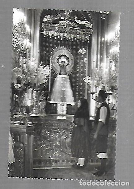 Postales: TARJETA POSTAL. PAREJA DE ZARAGOZANOS ANTE LA VIRGEN DEL PILAR