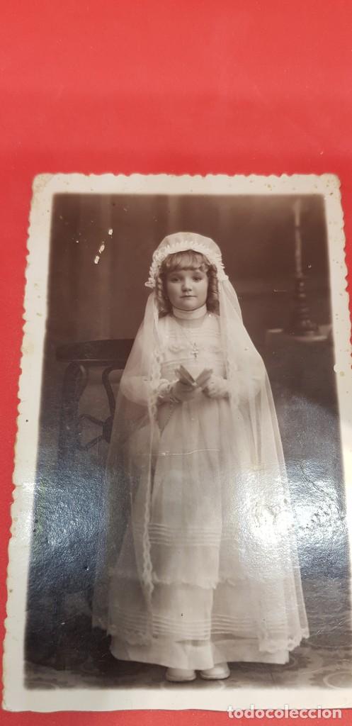 Postcards: POSTAL FOTOGR&Aacute;FICA NI&Ntilde;A DE COMUNI&Oacute;N