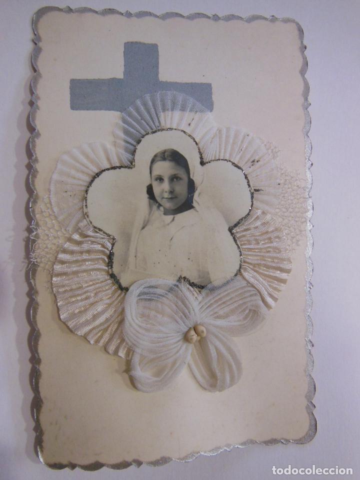 Postais: NI&Ntilde;A DE COMUNI&Oacute;N. Relieve,adornos en tela. Fab Fran&ccedil;aise ER