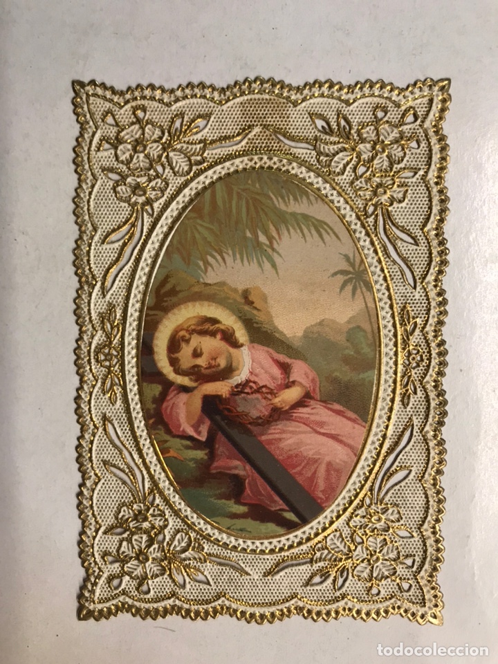 Postkarten: JESUS NI&Ntilde;O Y LA CRUZ. Estampa Religiosa Calada. Coloreada.. (fin Siglo XIX)