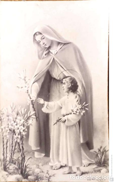 Postales: Virgen, Ni&ntilde;o Jes&uacute;s y azucenas. Nueva. Blanco/Negro