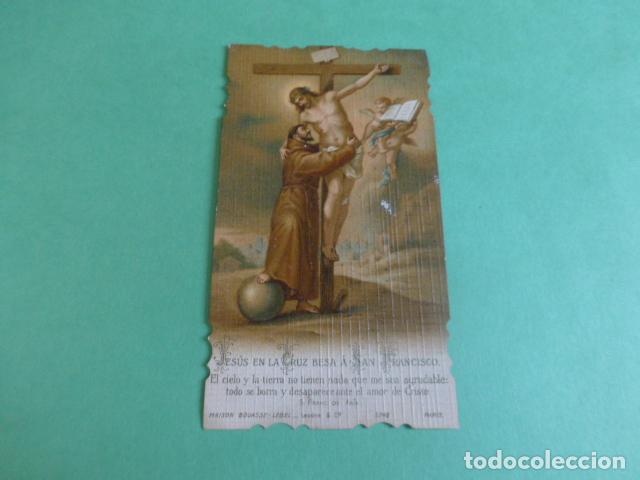 Postales: JESUS EN LA CRUZ BESA A SAN FRANCISCO ANTIGUA ESTAMPA CROMOLITOGRAFICA