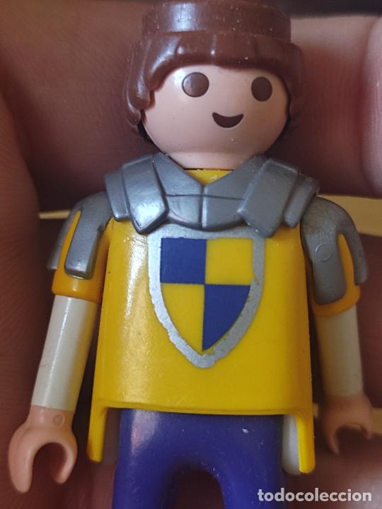 Postales: PLAYMOBIL SOLDADO MEDIEVAL SERIE HISTORIA GEOBRA 1993 ESCUDO BICOLOR AMARILLO AZUL