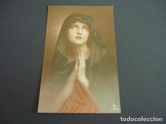 Postkarten: MUJER REZANDO POSTAL