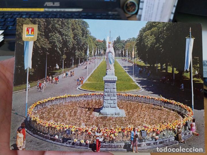 Postales: LOURDES VIRGEN CORONADA PLAZA ANIMADA POSTAL ED FISA 21N