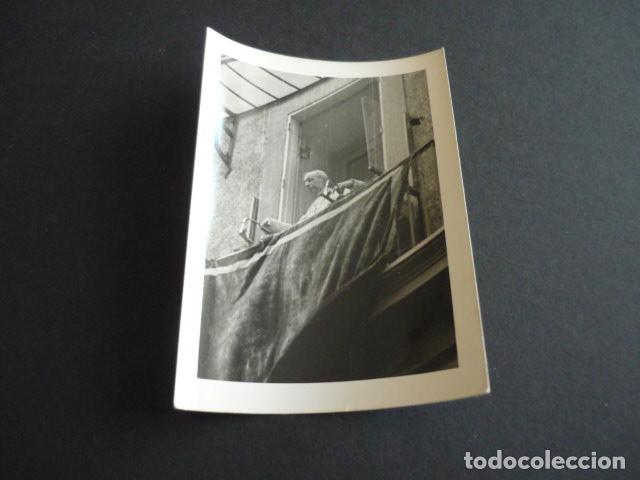 Cartoline: PAPA PIO XII ASOMADO AL BALCON DE CASTEL GANDOLFO ANTIGUA FOTOGRAFIA 7,5 X 10,5 CMTS