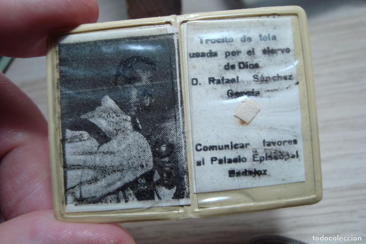 Postales: ANTIGUA ESTAMPA RELIGIOSA TELA RELIQUIA RAFAEL SANCHEZ GARCIA. PALACIO ESPISCOPAL BADAJOZ