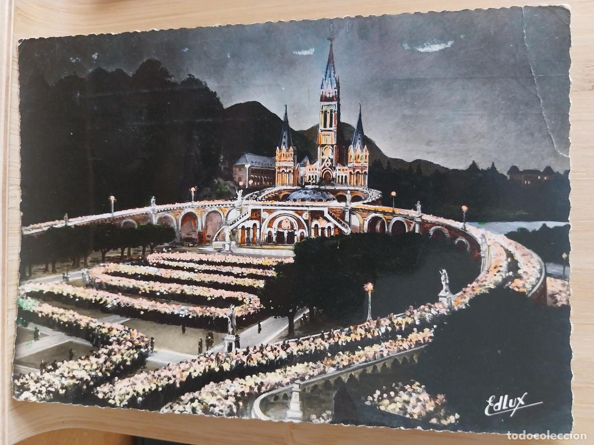 Postales: LOURDES BASILICA ILUMINADA ED P DOUCET 256 FER CIRCULADA A&Ntilde;O 1971