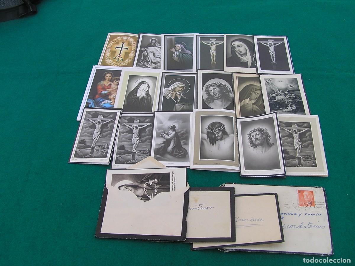 Postales: Lote de 19 esquelas recordatorios de fallecimiento+ 4 sobres con borde negro. Varios a&ntilde;os y modelos.