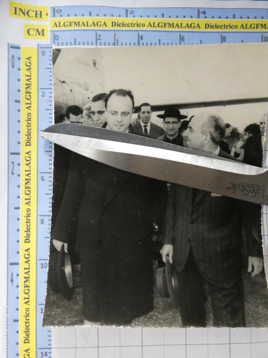 Postales: FOTO FOTOGRAF&Iacute;A RELIGIOSA. A&Ntilde;OS 50. MINISTRO FRAGA IRIBARNE OBISPO AEROPUERTO M&Aacute;LAGA? 279