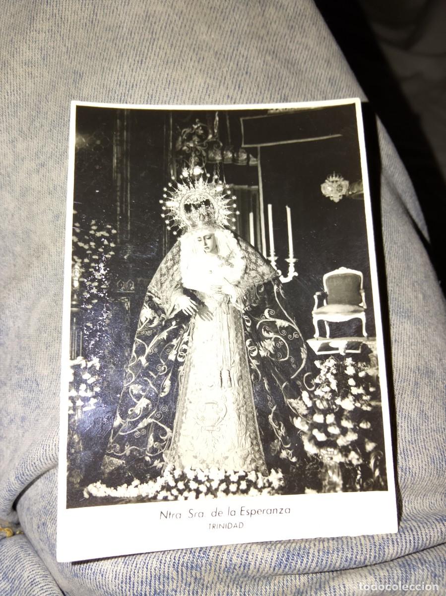 Postales: Nuestra Se&ntilde;ora de la Esperanza, la Dolorosa titular de la ⁠Hermandad de la Trinidad de Sevilla,