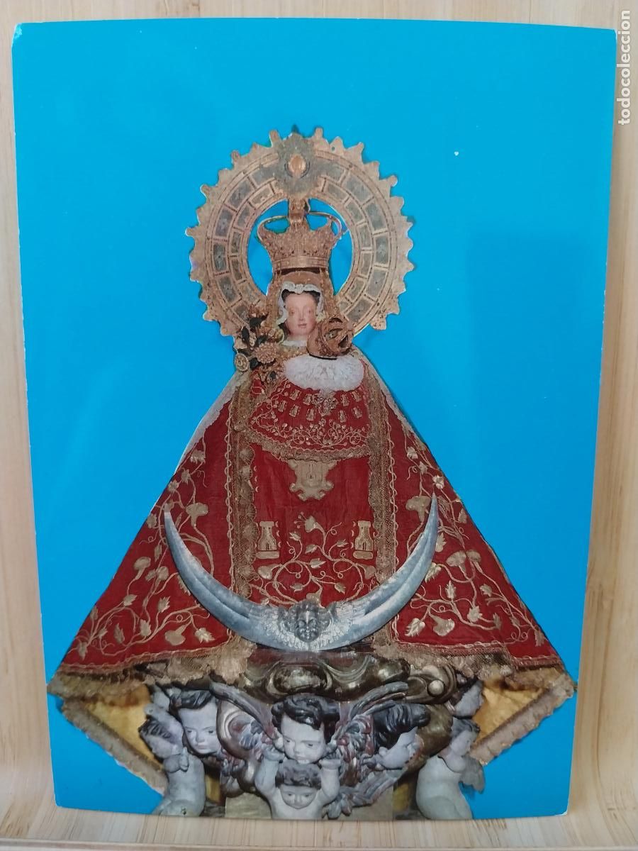 Postales: VIRGEN MONTA&Ntilde;A CACERES NTRA SRA ED ARRIBAS 2023 SC ORIGINAL CORONADA MANTO ROJO