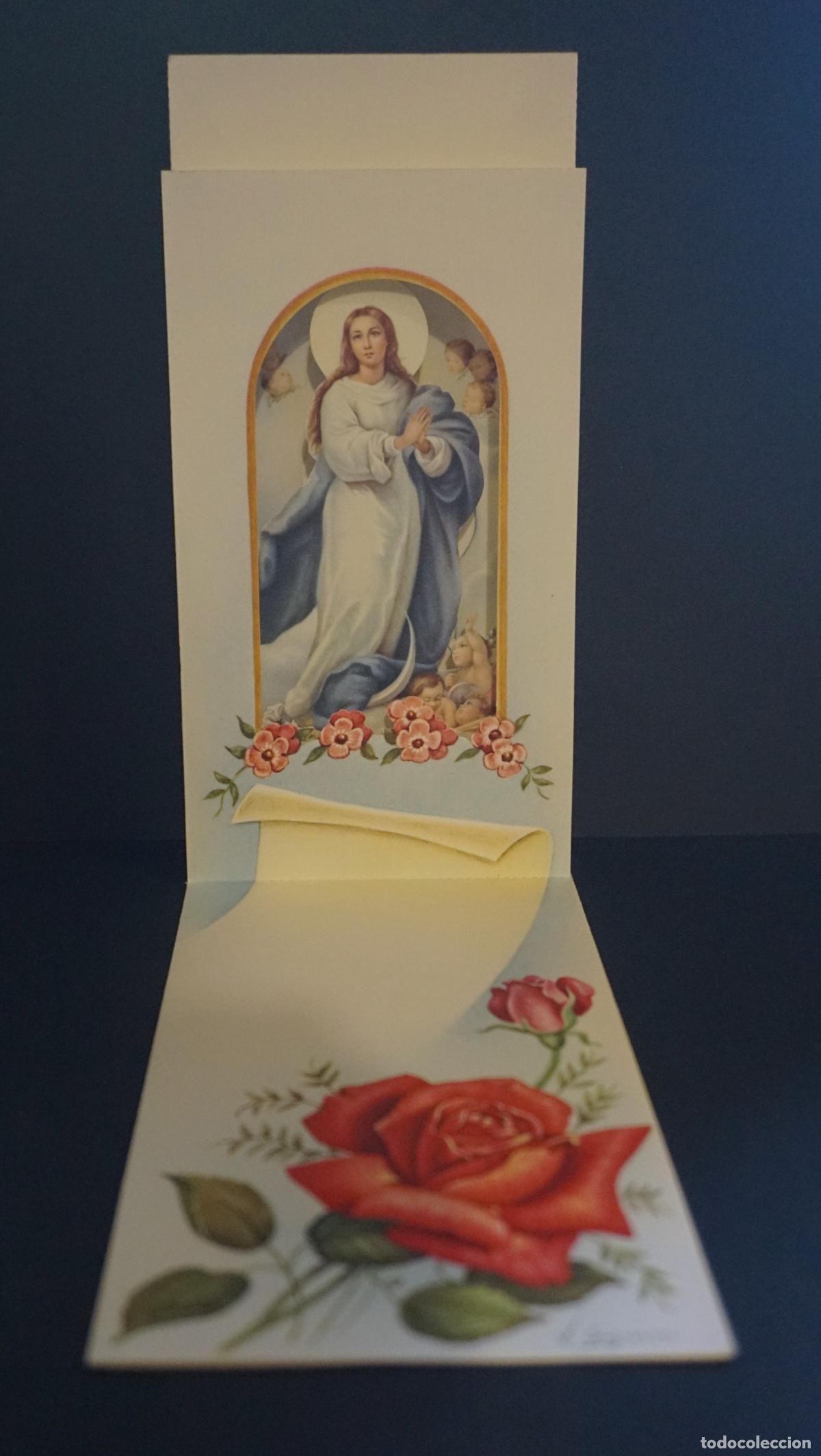 Postales: Postal religiosa sin circular, cuando se desplega se forma una capillita con la virgen