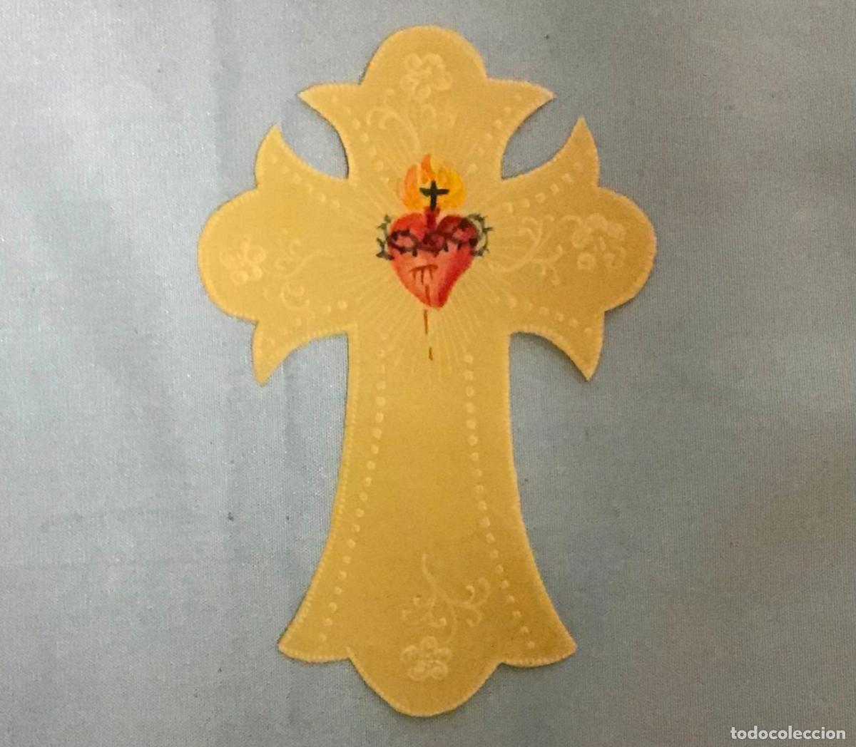 Postales: ANTIGUO RECORDATORIO CON RELIEVE Y PINTADO A MANO